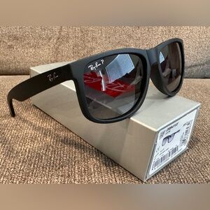 Ray-Ban Justin RB4165 622/T3 Matte Black Grey Gradient Polarized 54MM Sunglasses